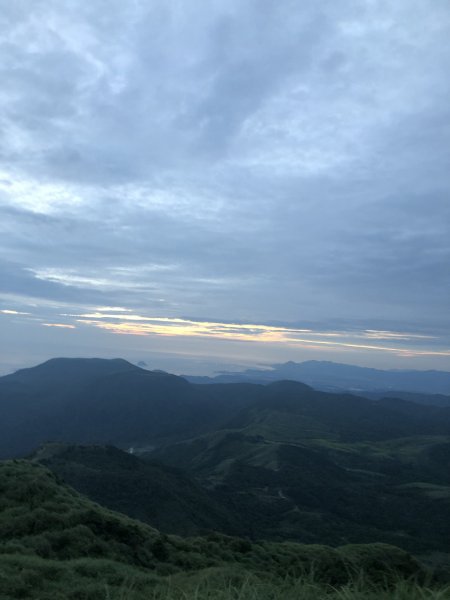 七星山主峰東峰2177875