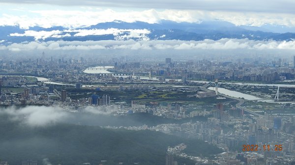 雲霧飄渺間的台北盆地&觀音山1926325
