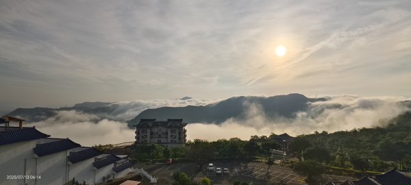 跟著雲海達人山友追雲趣 #月光雲海 #曙光雲海 #日出雲瀑 7/132834985