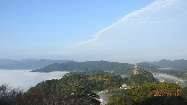 石碇趴趴走追雲趣 - 二格山/十三股山/雲海國小 #雲瀑 #琉璃 #金星合月 11/102342482