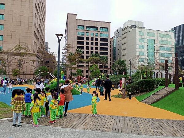 春暖花開的內湖文德三號公園、瑞陽公園、大港墘公園【齊心鞋力向前走】2025360