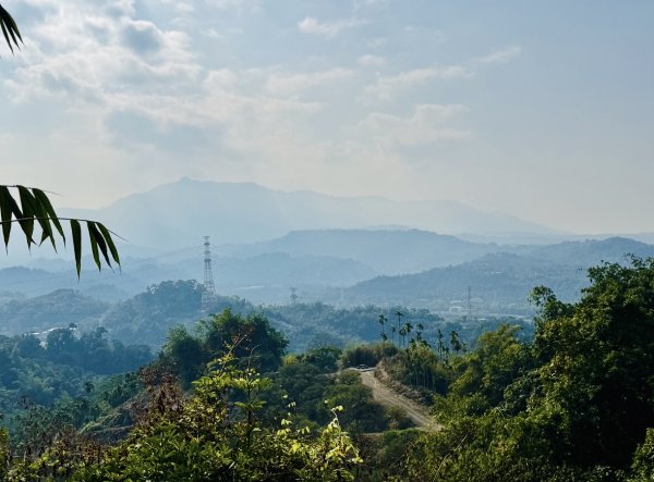 荷苞山登山步道走荷芭山小溪子山 午餐吃塔可飯幸福耶2996088