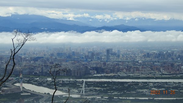 雲霧飄渺間的台北盆地&觀音山1926233