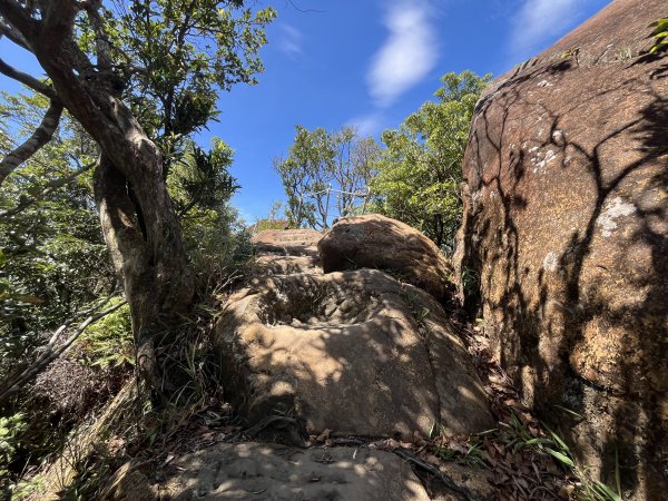 [微笑山線_第九段] 2025_0914 二格山系_皇帝殿西峰2889648