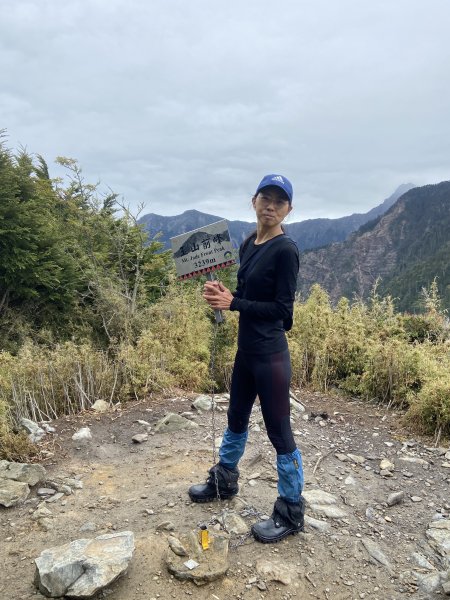 20230515-16玉山前西峰+遠望雨中的主東北2436664