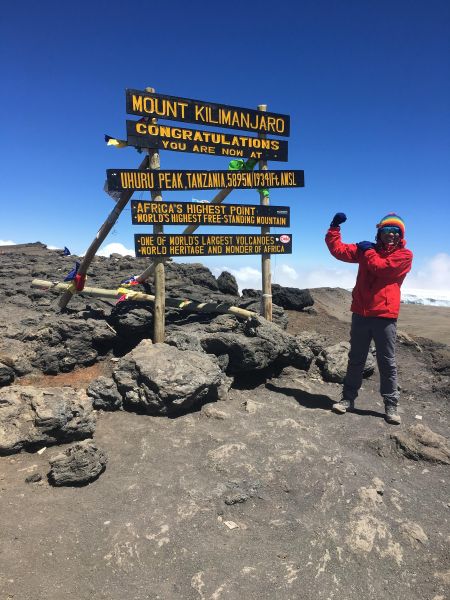 非洲最高峰吉力馬札羅山攻頂紀實封面