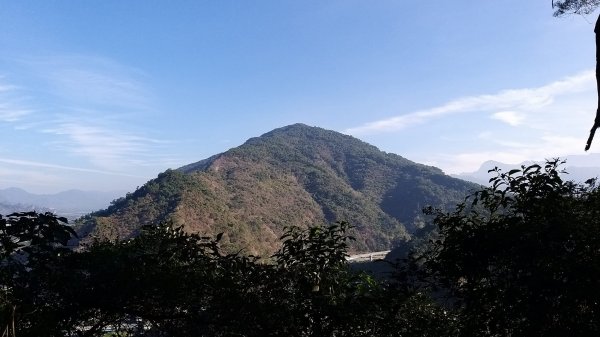 230219-告別寒假，挑戰魔王小百岳#073 尾寮山。美美兔咬牙慢走8小時。2040892