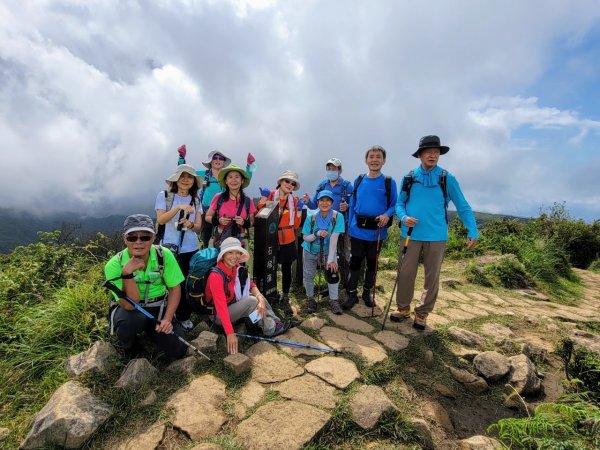 風擎步道-石梯嶺-杏林山-高頂山-北五指山-外双溪古道-登峰圳-溪和宮