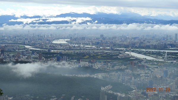 雲霧飄渺間的台北盆地&觀音山1926322