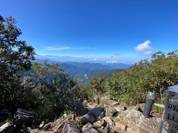 鳶嘴山-稍來山O型縱走(中級山 / 小百岳) 刺激攀岩。山嵐繚繞。傳神小象。杉樹林群。2583523