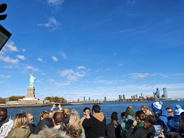 [紐約馬之行-06] 2025_1101 船上看自由女神像2943849