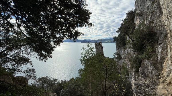 燈塔與懸崖 + 桑托尼亞的布西耶羅峰 🇪🇸 西班牙2771460