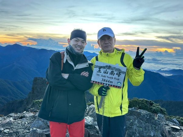 2024/09/27-0930帶2位神隊友76歲老爸、老朋友呂哥，玉山後四峰一遊但未竟。。。被山陀兒2607131