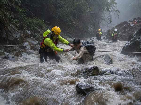 梅雨季可以登山嗎？知道風險，避開風險