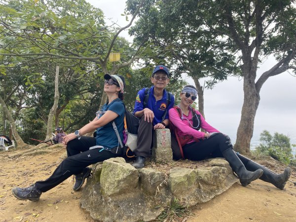 旗尾山、靈山、月光山連稜縱走2711723