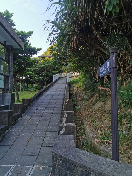 鼻頭角步道-登高眺望壯闊海岸、燈塔與稜谷1033683