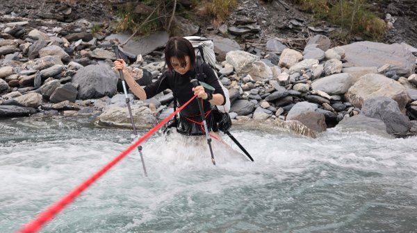 繩繫山行：石門山東稜下古關原、順訪屏風山出紅豆坡