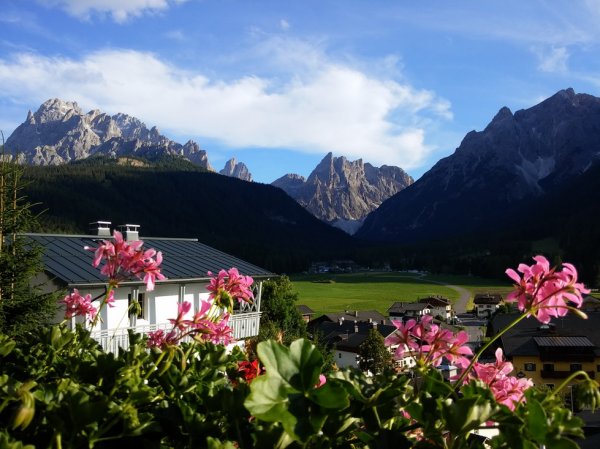 義大利多洛米提山748697