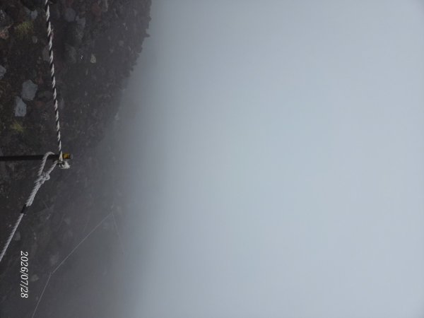 強風大霧的富士山頂3093270