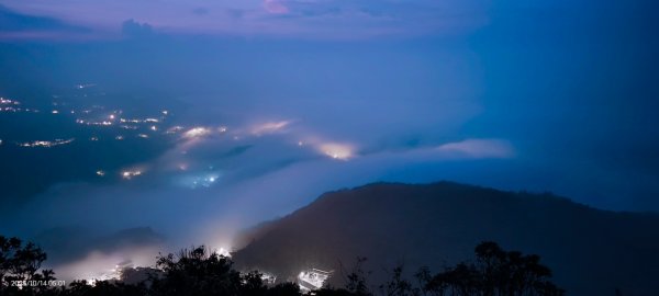 #二格山 #霧裡看花 #琉璃光 #曙光 #日出 #雲瀑 #雲海流瀑 10/142914031