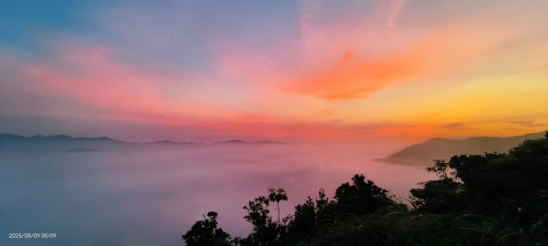 北宜郊山之濫觴 #琉璃光雲海 #月圓雲海 #日出雲海 #火燒雲 8/92854937