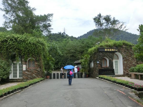 新寮瀑布．仁山植物園385291