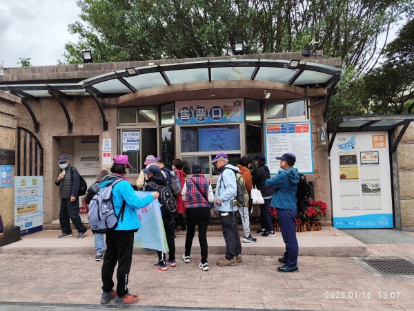 4-3 臺北自來水園區 - 自來水博物館導覽→噴泉庭園→輸配水器材展示區2692926