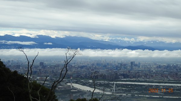 雲霧飄渺間的台北盆地&觀音山1926227