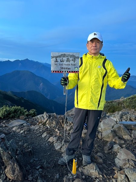 2024/09/27-0930帶2位神隊友76歲老爸、老朋友呂哥，玉山後四峰一遊但未竟。。。被山陀兒2607137