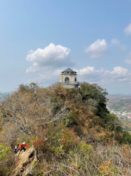 230403-旗靈縱走O繞一圈13k。美美兔熱到懷疑人生，完全不想拍照。2117023