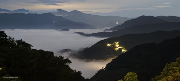 北宜郊山之濫觴 #琉璃光 #火燒雲 #日出 #雲海 6/172813701