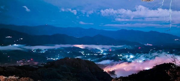 跟著雲海達人山友追雲趣 #雲洞山莊 #曙光 #日出 #雲海 10/29 & 超級月亮11/52926103