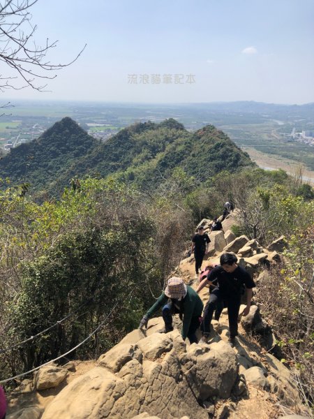 【小百岳】旗尾山，旗靈縱走，步道巨石錯落，攀繩陡坡，具有挑戰性2289337