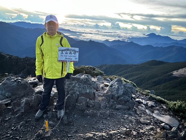 2024/09/27-0930帶2位神隊友76歲老爸、老朋友呂哥，玉山後四峰一遊但未竟。。。被山陀兒2607136