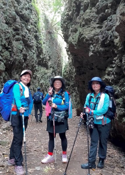 大崗山(小百岳#74)龍盤峽谷一線天2764675