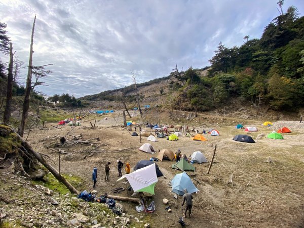 【 爬山趣 】神池營地跨年趣＆2023年的第一座百岳｜小關山1980459