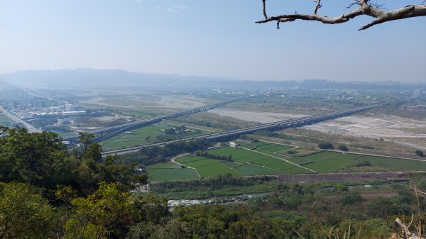 111/04/10苗栗縣三義鄉火炎山南北稜縱走(伯公坑登山口-火炎山-慈濟茶園-三義市區)1673932