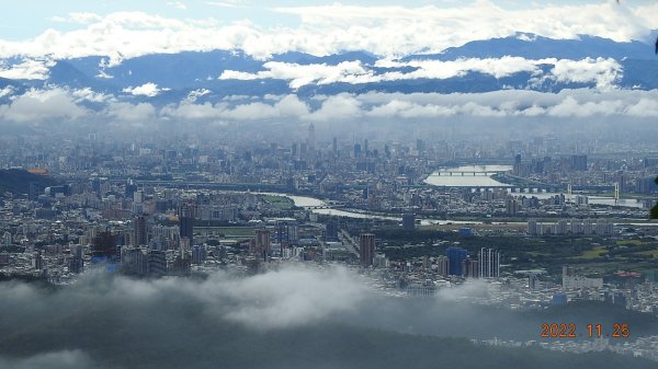 雲霧飄渺間的台北盆地&觀音山1926329