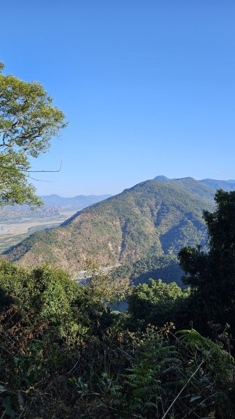 國際巨星-喜德，陪走！🤣🤣】18訪魔王小百岳-尾寮山。農曆年前最後一走，感謝氣象預報有準。2997893