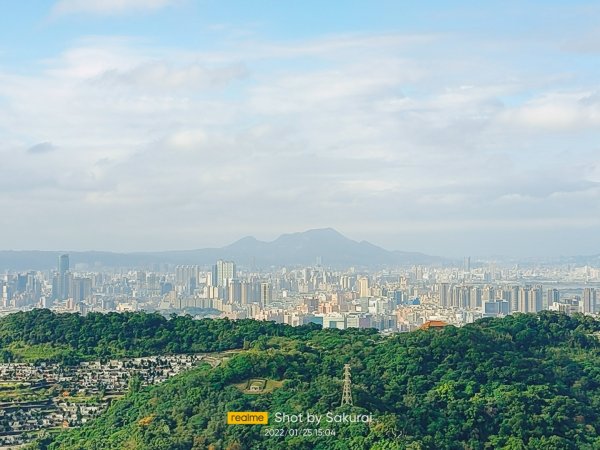 南勢角山（烘爐地） 小百岳編號16 高度：3021594394