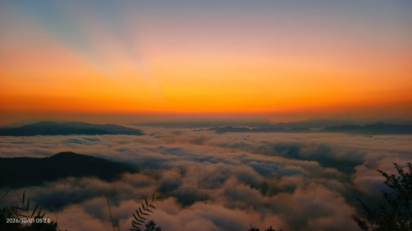 #石碇後山 #霞光 #日出 #紅蛋 #雲海 #赤腳蘭山 #670峰 10/13125445