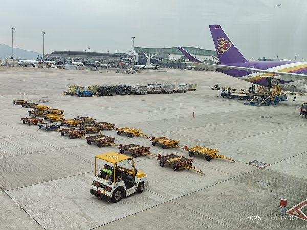 四川成都天府機場→香港國際機場→臺灣桃園國際機場2941762