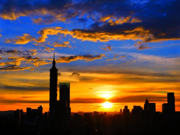 輕鬆的賞月步道:登虎山賞夕陽霞光及明月675125