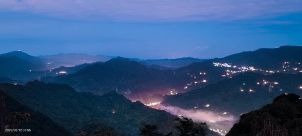 #二格山 #火燒雲 #霞光 #日出 8/122857977