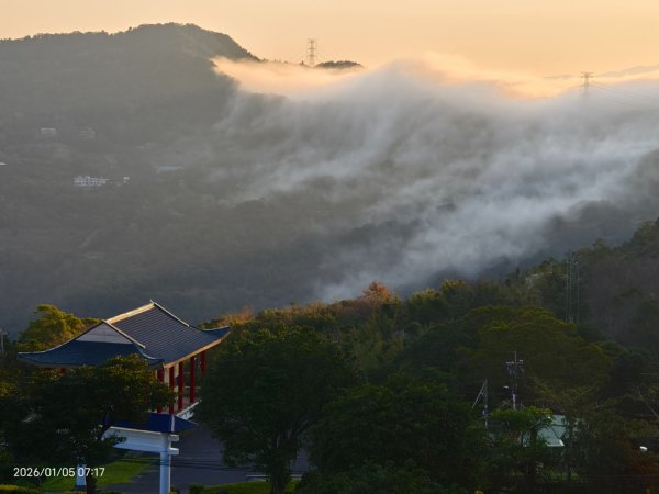 #新店四十份 #翡翠水庫壩頂 #覺真宮 #雲海 #日出 #雲瀑 #霧虹 1/52977271