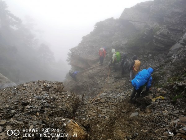 我們與奇萊主山的距離618019