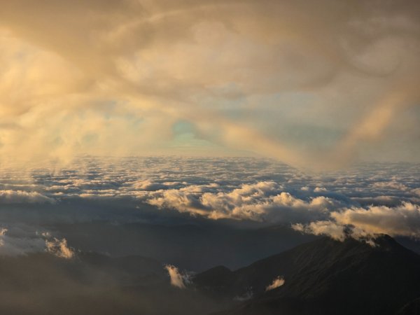 北大武山（喜多麗斷崖）雲海、雲霧、耶穌光之美2467645