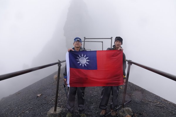 世界奇峰─泰雅族與賽夏族之聖山432256