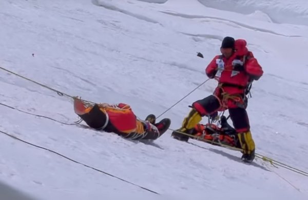 【影片】我在珠穆朗玛峰上清理尸体《珠峰清道夫》