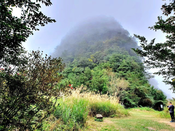 豐富的歷史人文，龐大的隘勇遺跡，刺激的崖梯攀爬，新店獅仔頭山